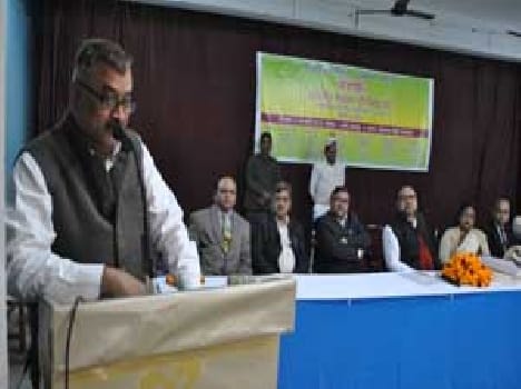 Decribes problem to ministers
