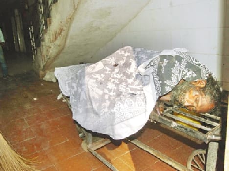 Halt on litter forcing the patient, death
