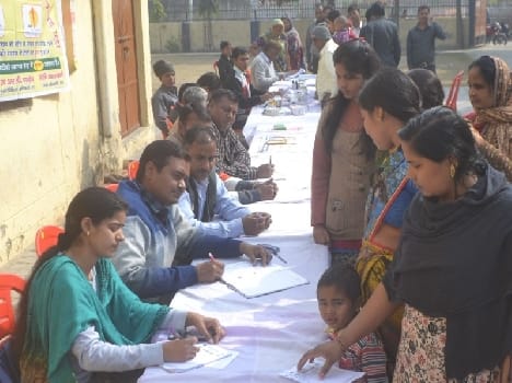  svaasthy shivir men 268 rogiyon kee jaanc 268 patients examined at the health camp