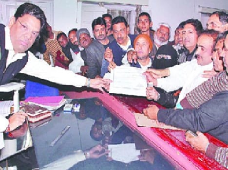 SP-BJP backfoot after failed burglary in BSP
