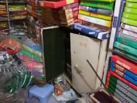 Saraf 's shop robbed