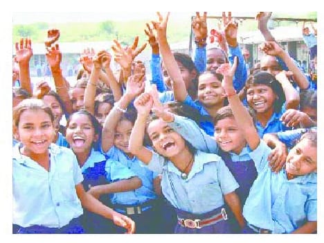 students spread awareness on pollution