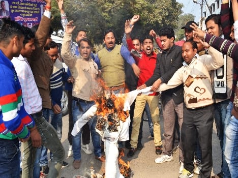 Terrorist attacks against Took to the streets in the organization
