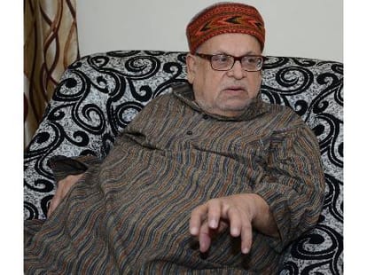 Aziz Qureshi praises PM Narendra Modi.