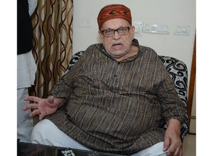 Aziz Qureshi praises PM Narendra Modi.