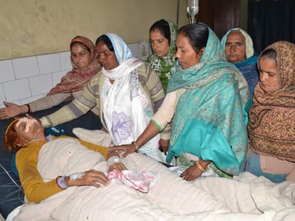 women on demonstration in ghaziabad become serious