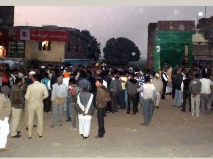 A man get shot on his shop in Sultanpur.