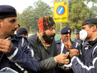 delhi high court asks delhi government why dont limit odd even scheme to one week