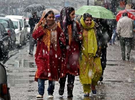 fresh snowfall in parts of kashmir