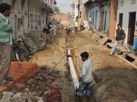 Shortage of drinking water pipes breaking