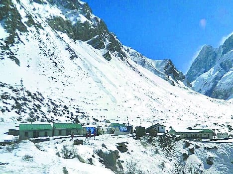 If the temperature does not drop snow on the high Himalayan region