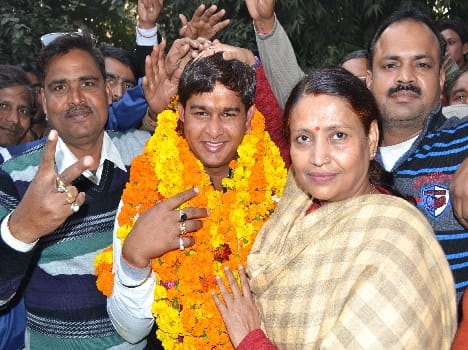 BJP's victory in the party atmosphere at the palace