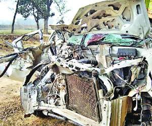 Three people died in an accident in Balrampur.