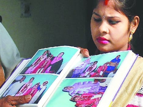 Daughter returned with Wedding album 