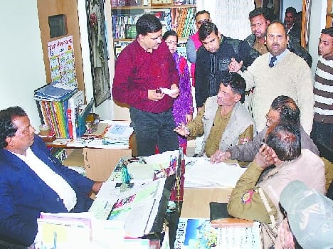 Runaways from school children met at Kasganj