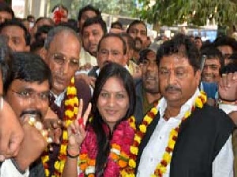 SP wins in modi constituency