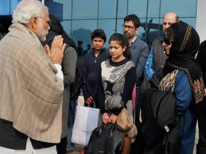 mehbooba mufti to be first woman cm of jammu and kashmir