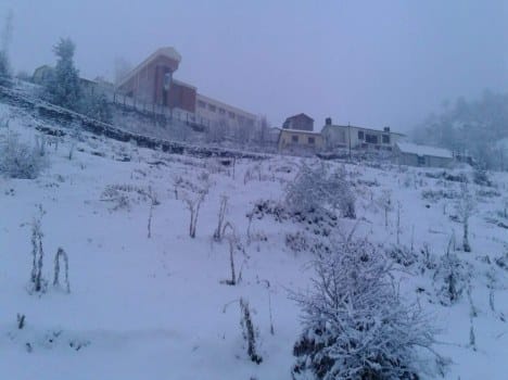 kashmir valley remains in grip of cold wave