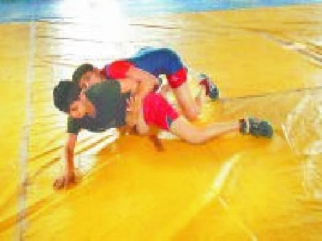 Hisar, Sisay's wrestler show strength in District level wrestling