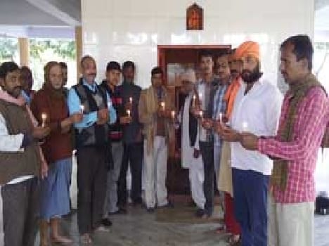 Candle lighting tribute to the martyrs of Pathankot