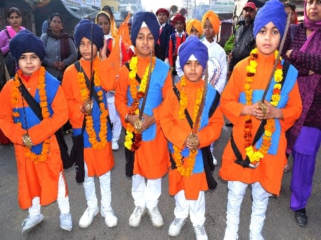 In the morning the ferry drew Sikh Sangat