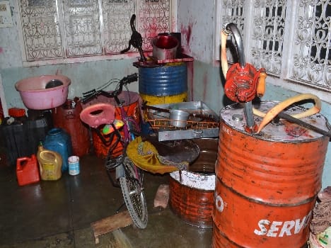 Mobil factory making counterfeit caught in Shahjahanpur
