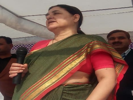 The development of the village Would prosperous country : Maneka