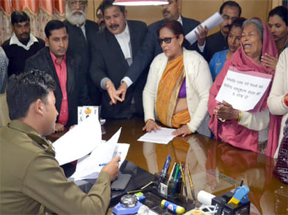 sold my kidney and give five lakh rupee to inspector