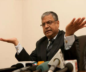 aap Erupted on the dissolve of ddca investigative Commission