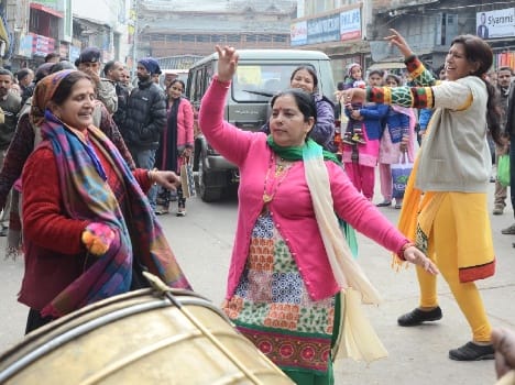 ministers and former ministers kins defeated in panchayat elections in himachal.
