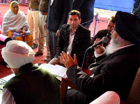 cm parkash singh badal controversial statement about aam admi party