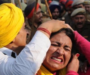 police lathicharge in youth congress workers at mohali, 24 injured