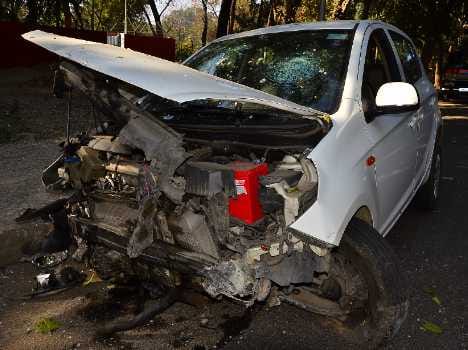 road accident in chandigarh, one dead five injured