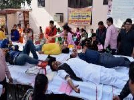 take swoth of eye donate after blood donates
