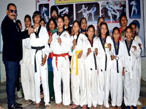 kartikay wins gold meadal