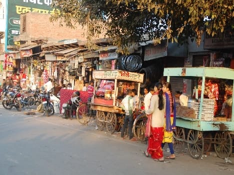 Administration Iqbal questioned, on the sidewalk, then Kbjedari
