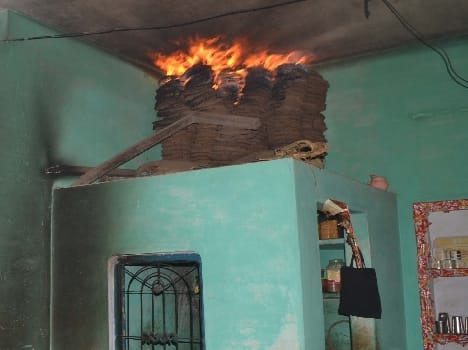 Cooking cylinder Fire erupted , scattering