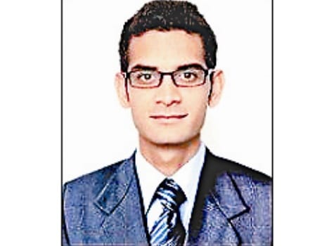delhi police honoured ashish labana with bravery award.