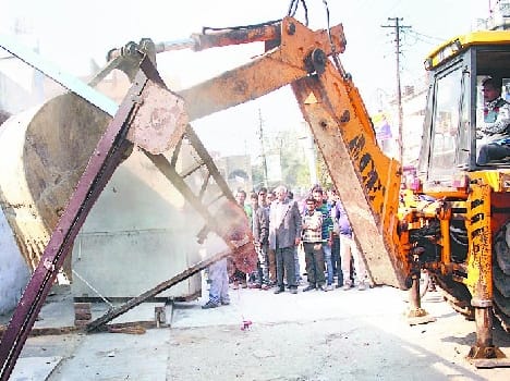 Dealers complained of encroachment removed