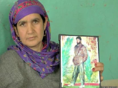 news story on kashmiri half widows
