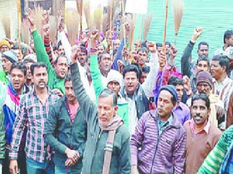 Scavengers protest on municipal