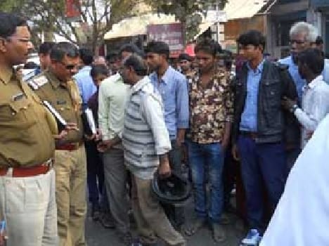 The dumper was thrashed Two killed