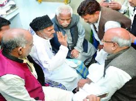 Labour Minister arrived at Hashim Ansari home