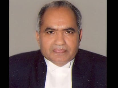 Lokayukta: up govt include 30 dead judges in panel