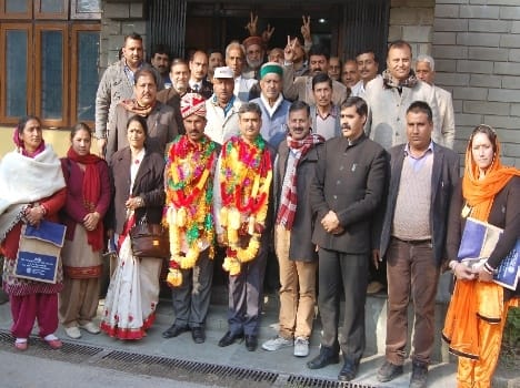 amarjeet became jila parishd president.