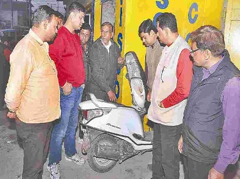 robbery in vinay nagar