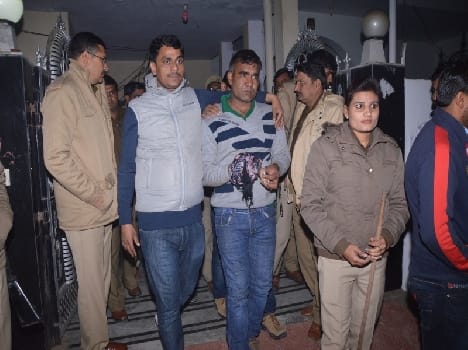 high voltage drama during arrest of criminal