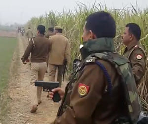 encounter between police and robbers in modinagar