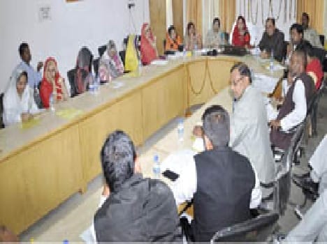 The first meeting of district panchayat dominated by splendor