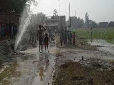 Pipe bursts inundated farmland